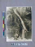 藏品(故總統蔣公生活照片：蔣中正與蔣經國等遊故鄉三隱潭)的圖片